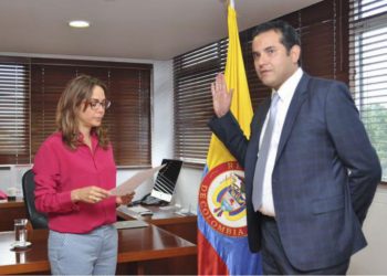¿Qué pasa en el ICETEX que está al borde de la quiebra? Parranda de contratos entre el presidente Andrés Vásquez y sus amigos
