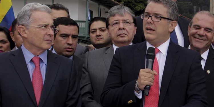 Iván Duqué armaría rancho aparte de Álvaro Uribe según Julio Sánchez Cristo