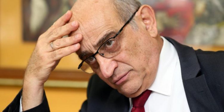 Efromovich se burla de la justicia y argumenta que no es el mandamás en Avianca