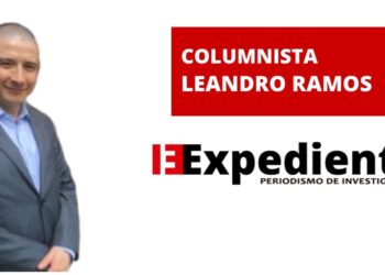 La salida se encuentra arriba, a la derecha