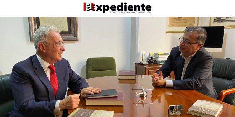 ¿Uribe y Petro, a negociar la salud de los colombianos? 