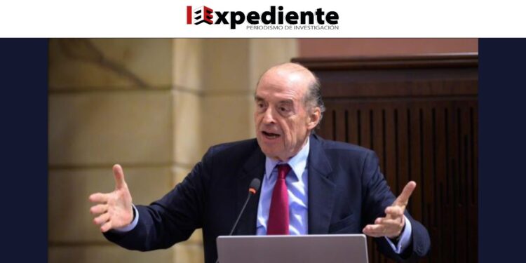 Más conflictos de interés ocultos del canciller Álvaro Leiva y su familia