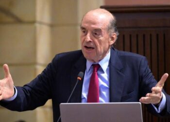 ¿Álvaro Leiva Permanecerá en la Cancillería?