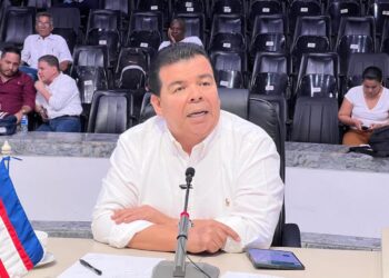 El concejal Roberto Ortiz denuncia presuntas irregularidades en la licitación del alumbrado público de Cali