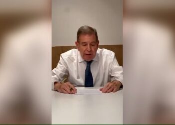 ¿Existe o no un documento firmado por Edmundo González?