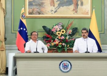 Maduro apoya denuncias de Petro sobre Pegasus