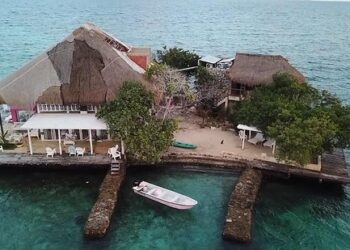 CONFIDENCIAL: Roy Barreras, Benedetti, Laura Sarabia y Padrino López, de paseo en Kalua, Islas del Rosario. Se espera la llegada de Petro a la reunión con el ministro de Defensa de Maduro