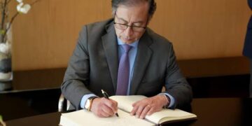 EL EXPEDIENTE | ENTREGA VIII. La Nación Embargada: cuando la firma del presidente bloquea el país