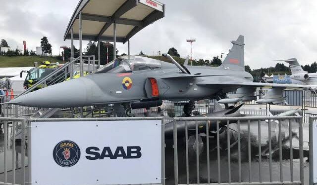 Compliance de papel: Saab aparece tarde y con un comunicado que no resiste una auditoría