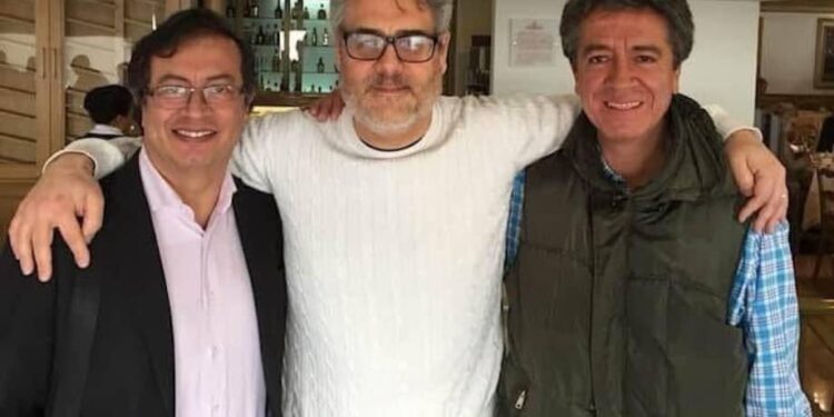 El abogado que defendió a Maduro ahora defiende a Petro
