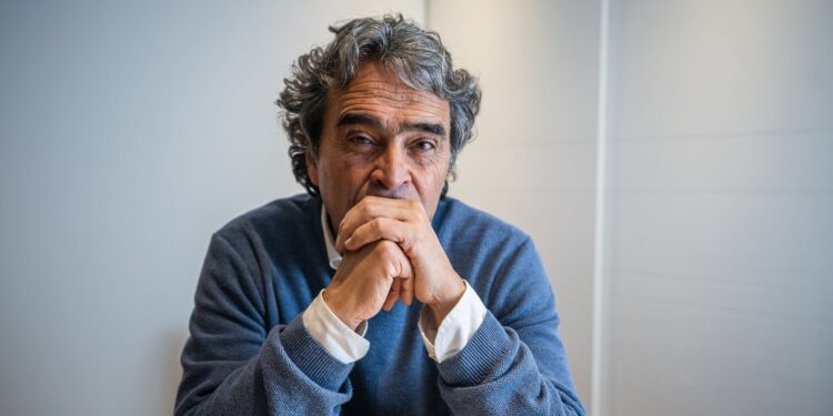 Fajardo superó el umbral y se embolsilla más de $8.600 millones: el negocio de perder se confirma. Colombia va a segunda vuelta. Fajardo va al banco.