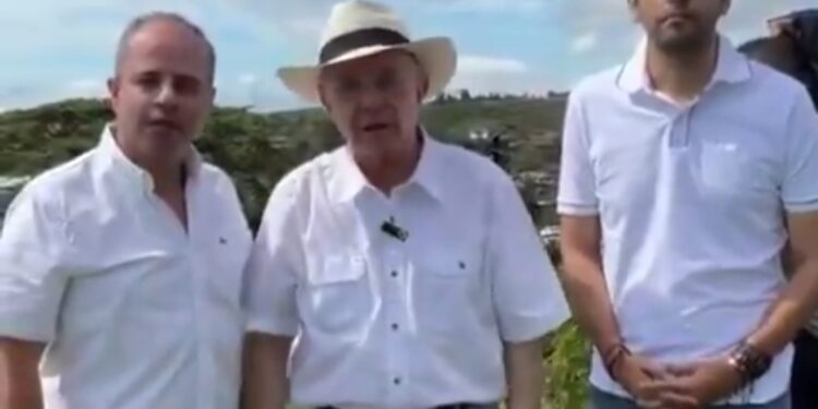 Uribe se juega sus restos en campaña y le envía mensaje a las FARC, el ELN y el Clan del Golfo: «Cepeda los traiciona, con Paloma las cosas son en serio»
