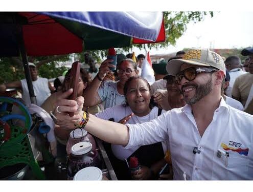 Sin un peso de la campaña: 1.300 caravanas voluntarias recorren Colombia este fin de semana en apoyo a Abelardo