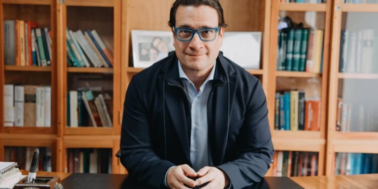 Iván Cancino: veinte años defendiendo casos imposibles, ahora al mando de la Justicia