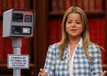 Elsa Noguera arranca con el pie derecho: golpe a las mafias de las fotomultas ¿Quiénes son los operadores privados que se lucran con el negocio?