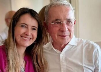 ¿Qué es ser de derecha, y por qué hoy parece darle vergüenza al Centro Democrático?