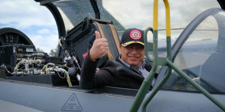 Gripen: paños de agua tibia para salvar el negocio más oscuro del gobierno Petro